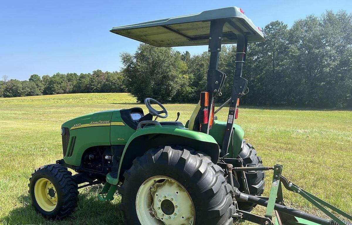 Used 2007 John Deere 4320