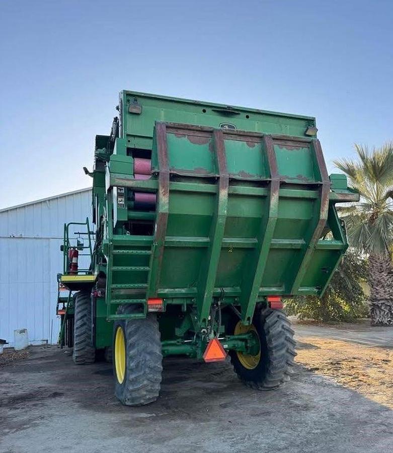 Used 2011 JOHN DEERE 7760 Harvester