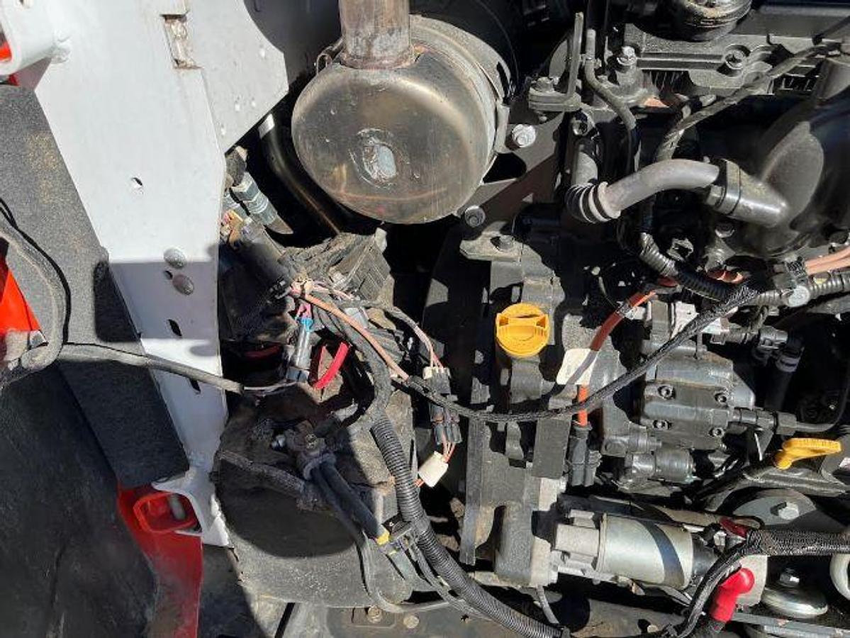 Used 2019 BOBCAT S740