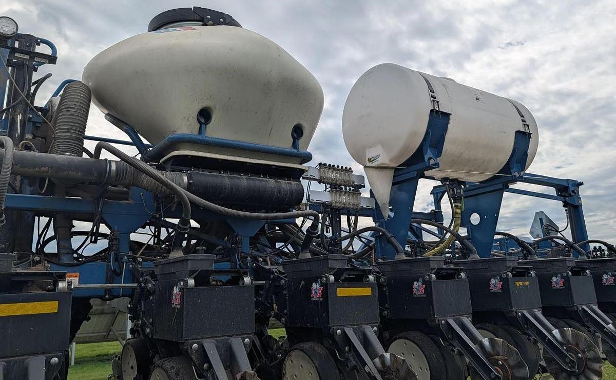 Used 2011 Kinze 3600asd Tractor