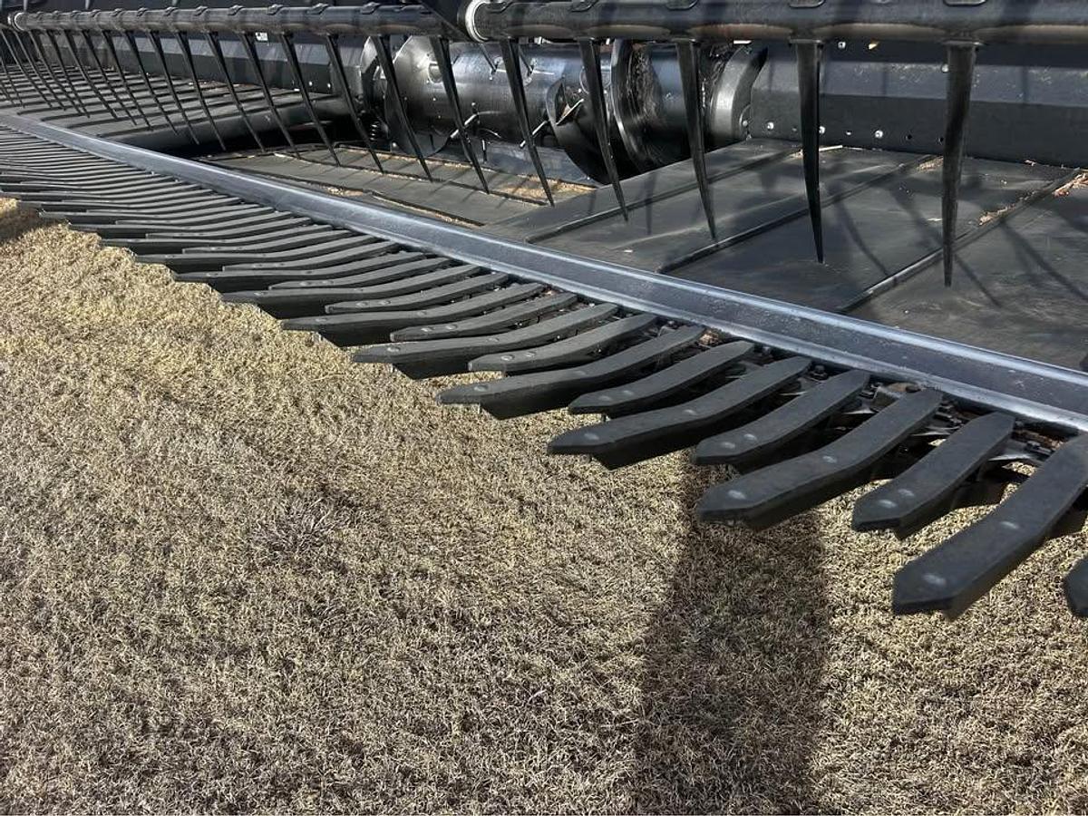 Used 2008 Case IH 35' Header