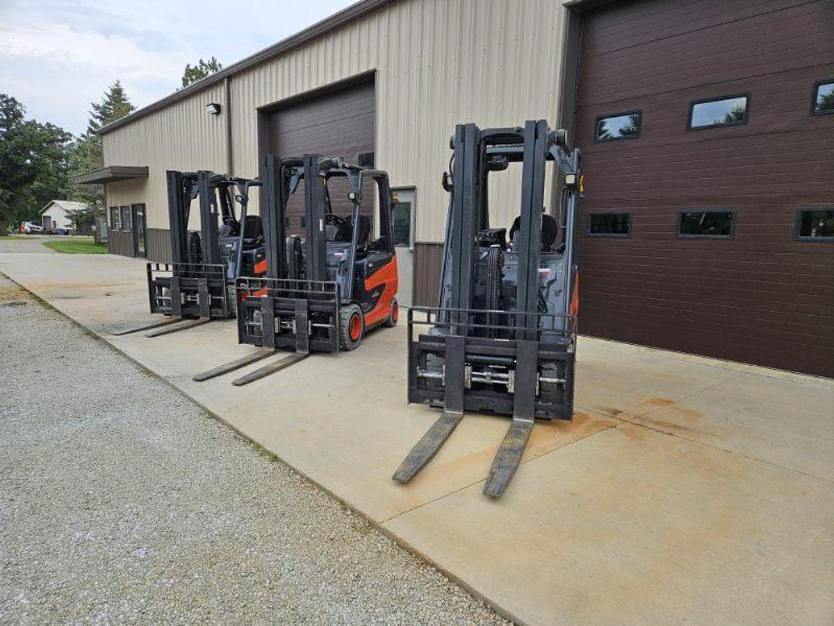 Used 2009 Linde E30 Electric Forklift