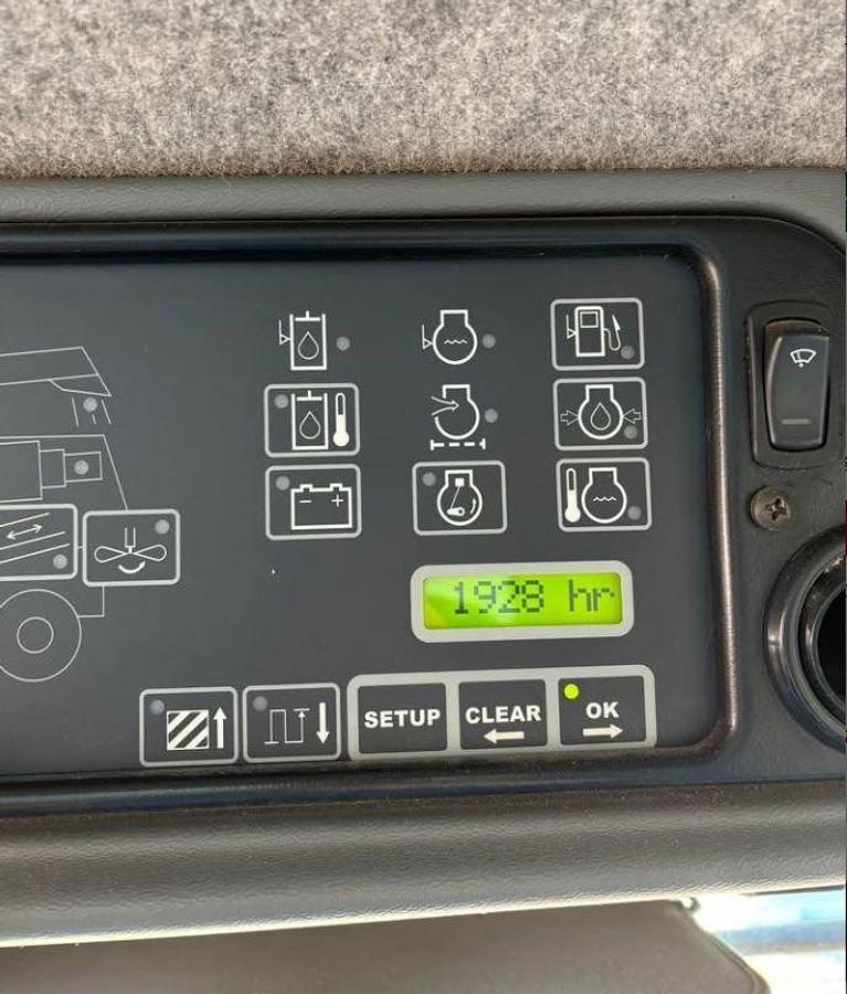 Used 2004 Challenger MT670