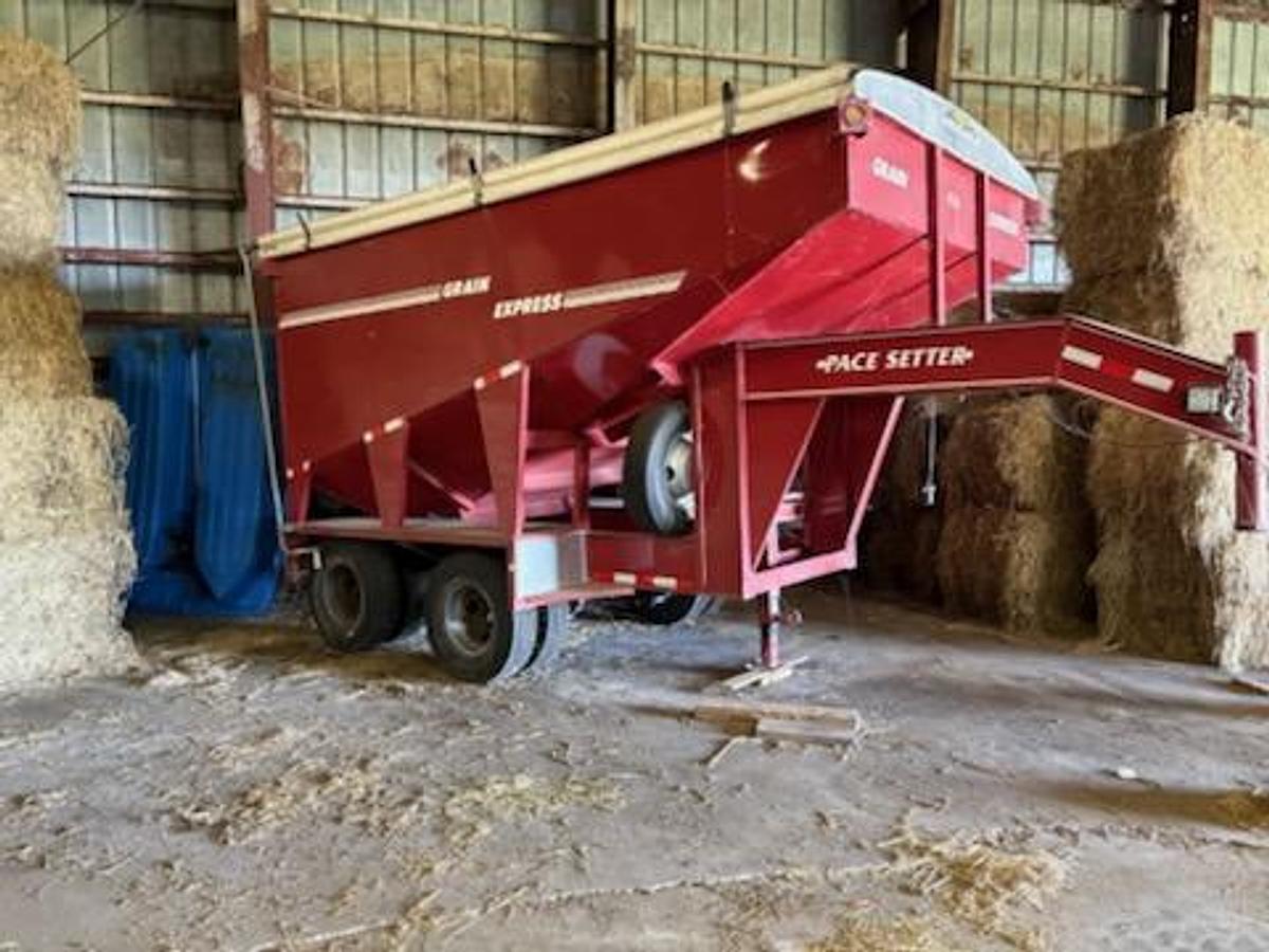 Used 2012 K&O 450 Grain Express Gooseneck Trailer
