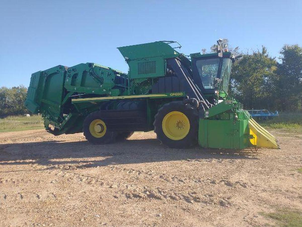 Used 2017 JOHN DEERE CP690 Cotton Picker