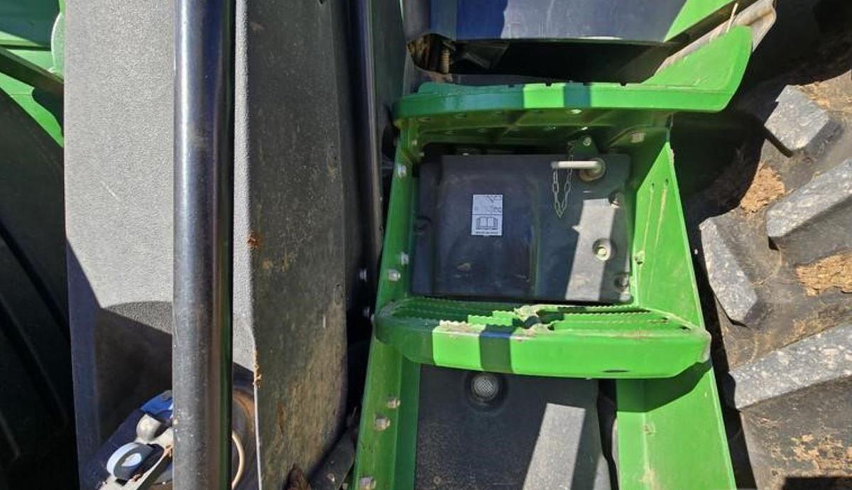 Used 2016 JOHN DEERE 7230R