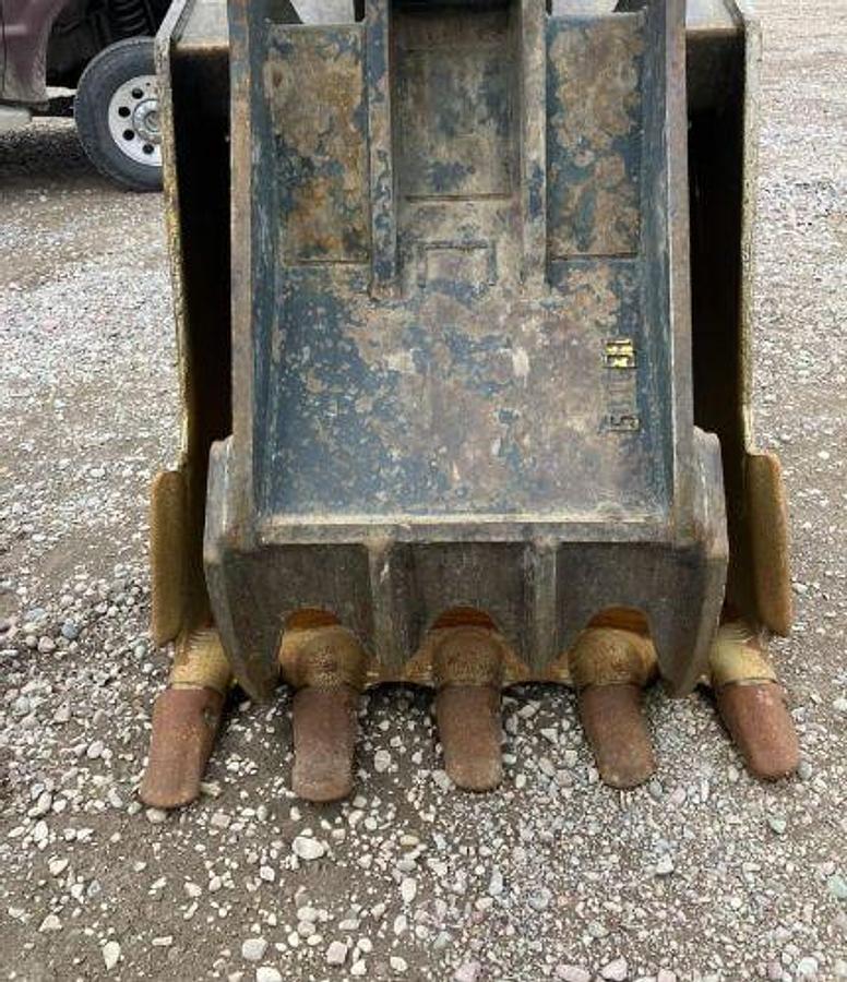 Used 2017 KOMATSU PC240 LC 11