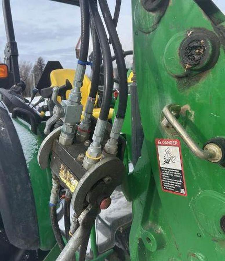 Used 2012 JOHN DEERE 5085m