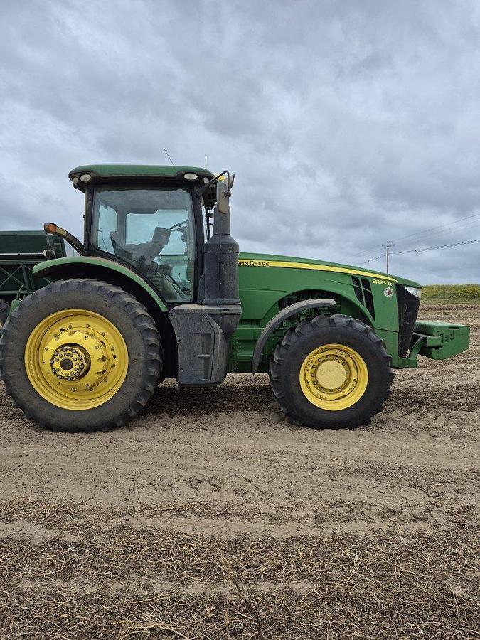 Used 2017 JOHN DEERE 8295R