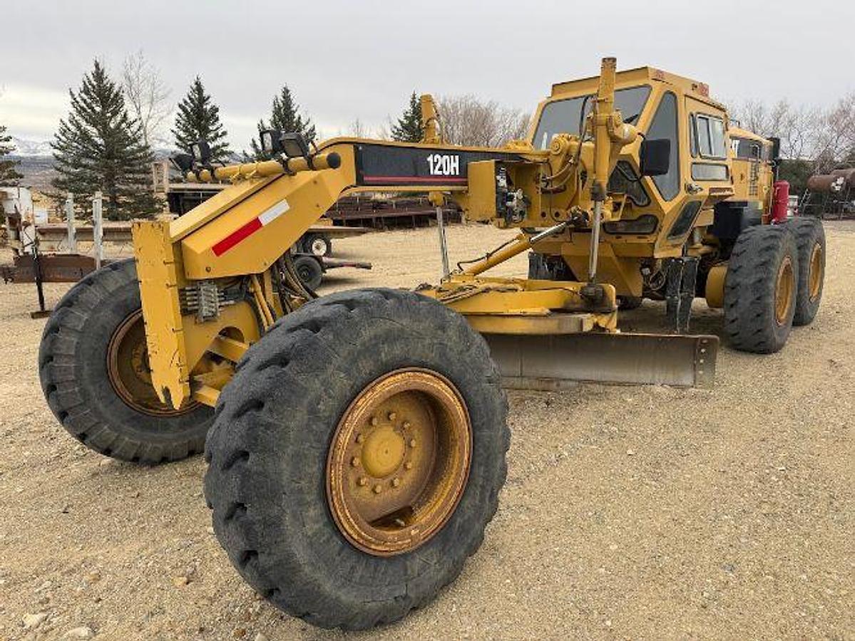 Used 2004 CATERPILLAR 120H Underground Motor Grader