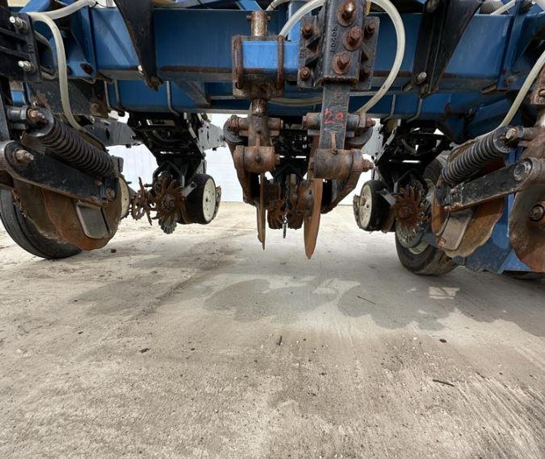 Used 1999 Kinze 2600