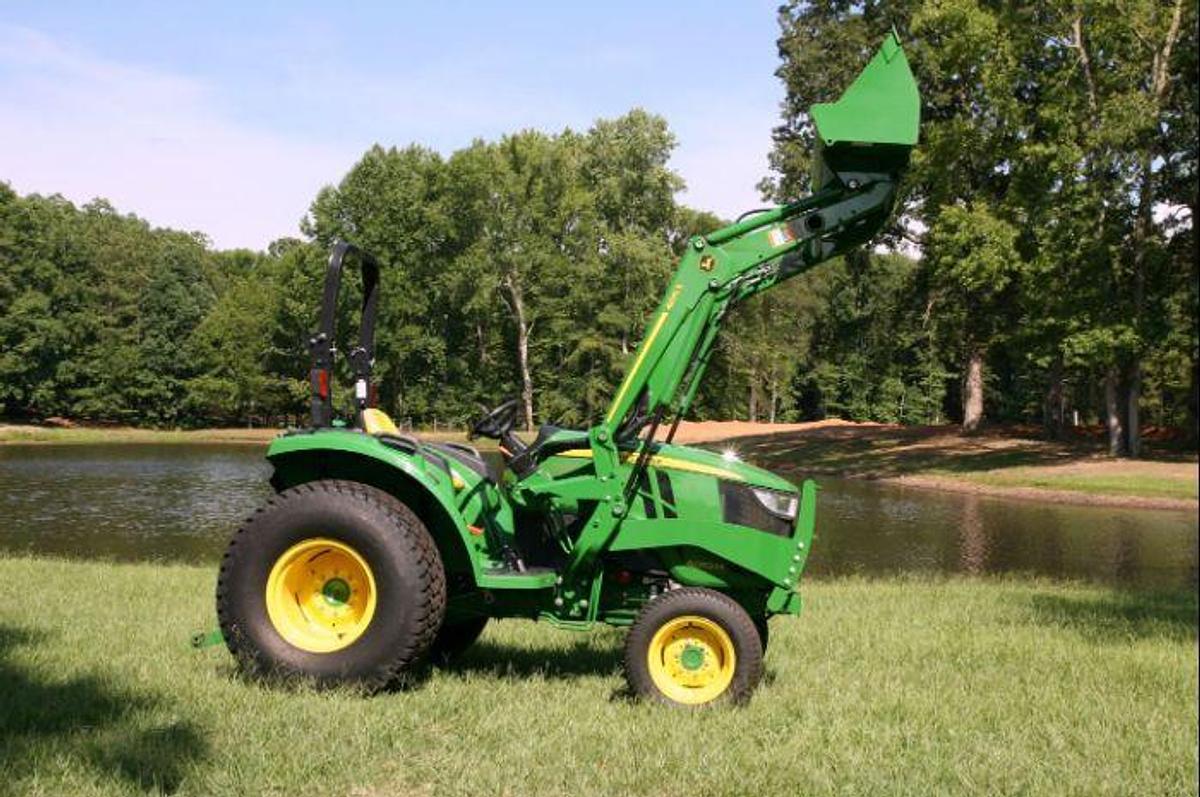 Used 2017 JOHN DEERE 4052M