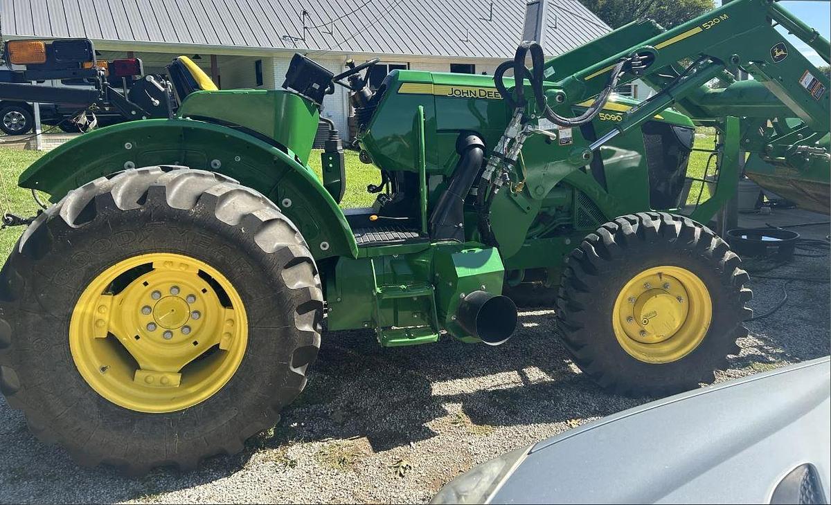Used 2021 JOHN DEERE 5090EL