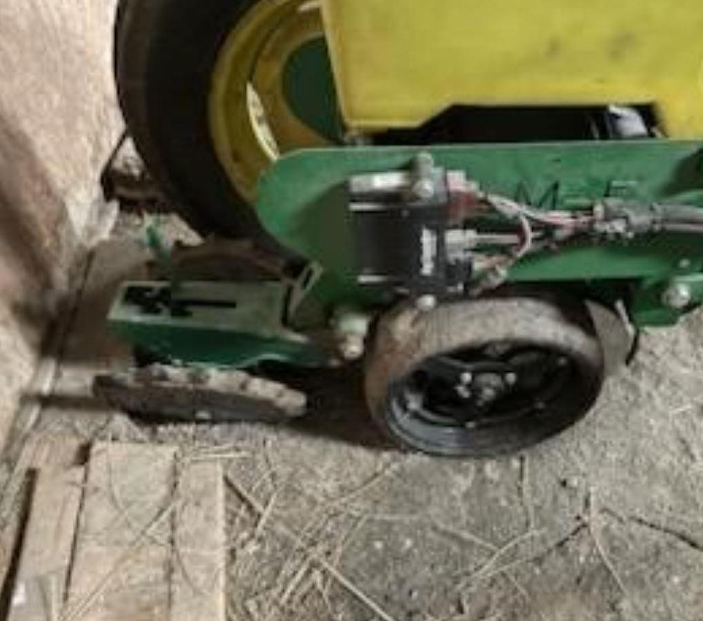 Used 2022 JOHN DEERE 1720