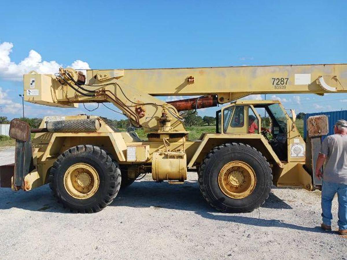 Used 1995 P&H 122D (22 Ton) 62FT Boom Rough Terrain Crane