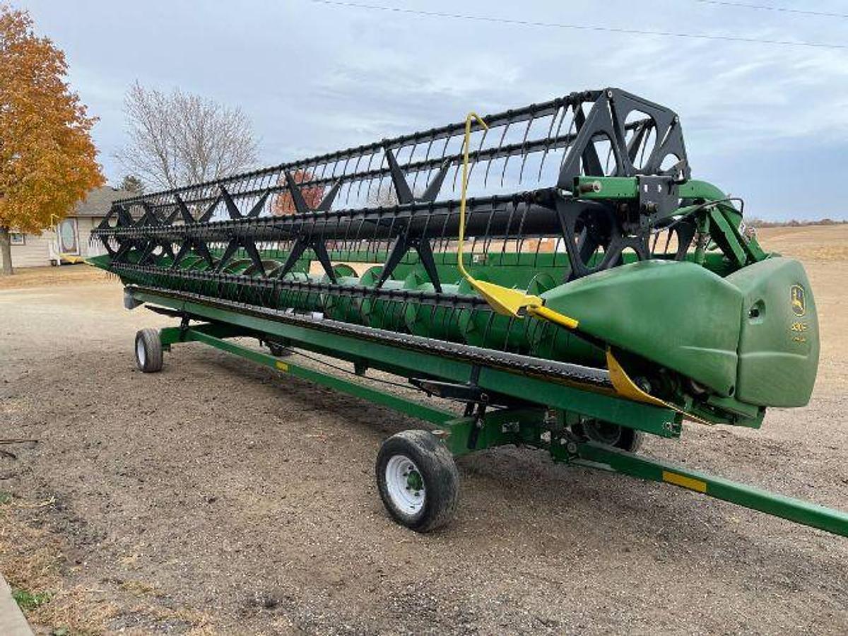 Used 2007 JOHN DEERE 630F Platform Head and Head Cart