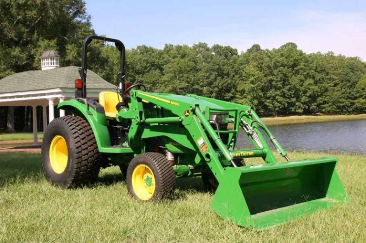 Used 2017 JOHN DEERE 4052M