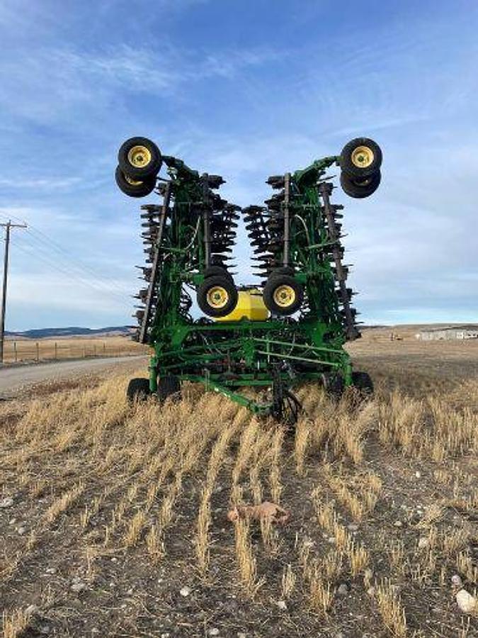 Used 2018 JOHN DEERE 1835 Air Seeder