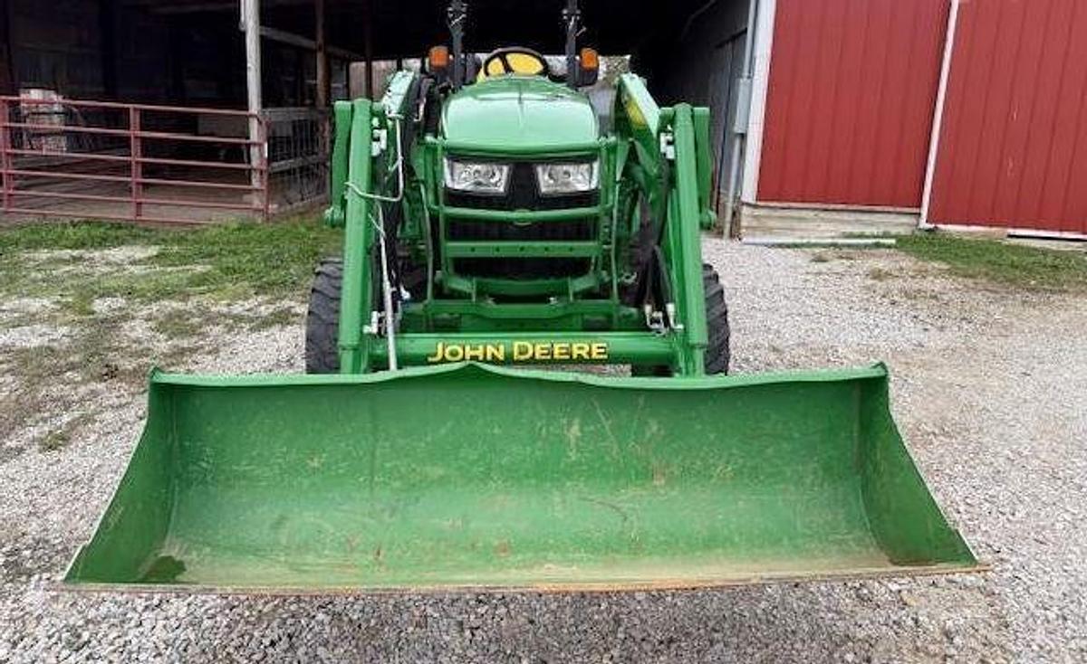 Used 2015 JOHN DEERE 4066R