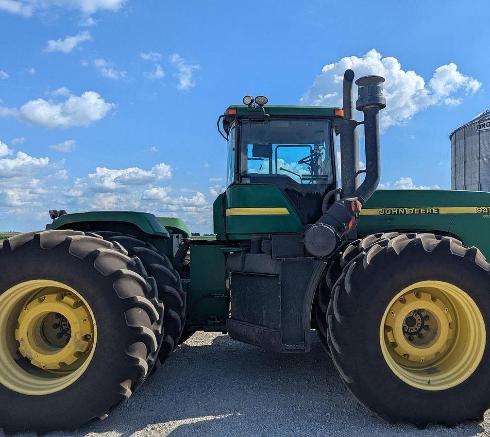 Used 2001 JOHN DEERE 9400 Tractor
