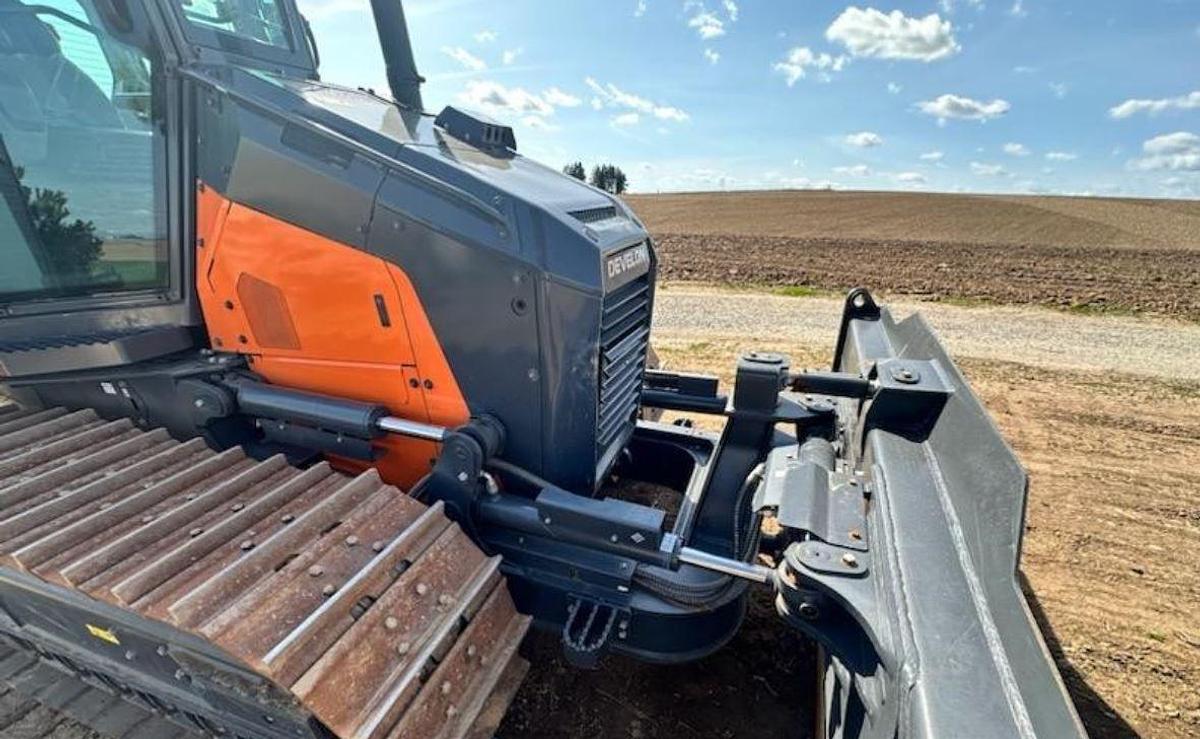 Used 2023 Develon D100