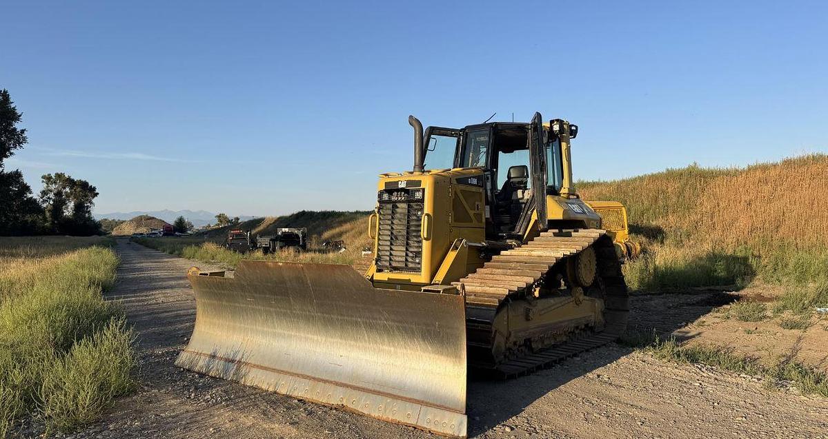 Used 2015 Caterpillar D6N LGP Skid Steer