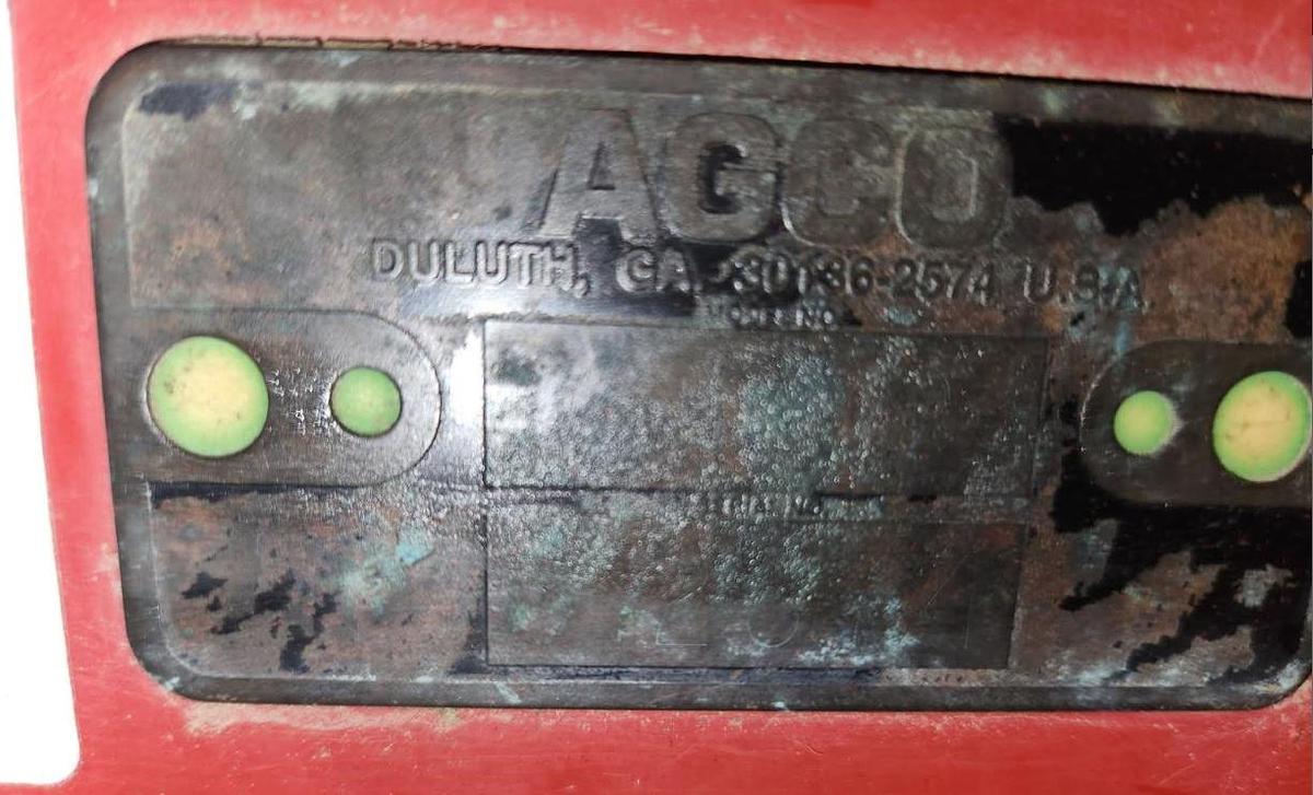 Used 2002 White 6122