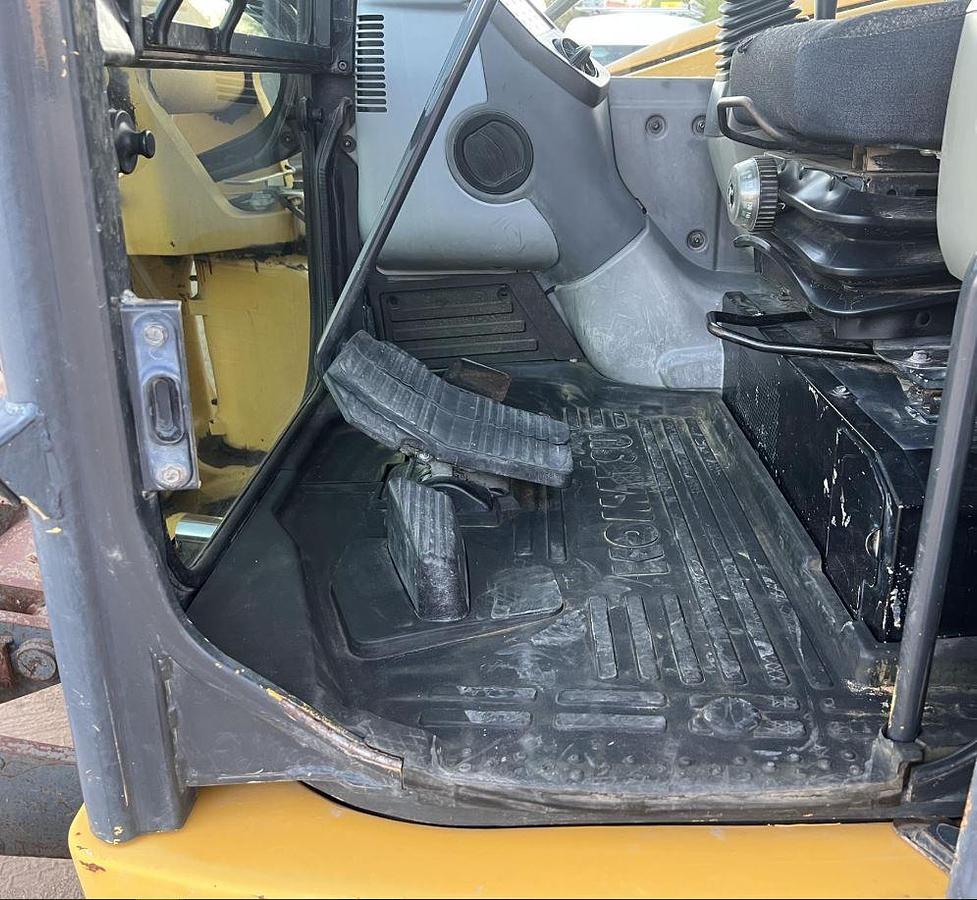 Used 2011 KOMATSU PC88MR-8