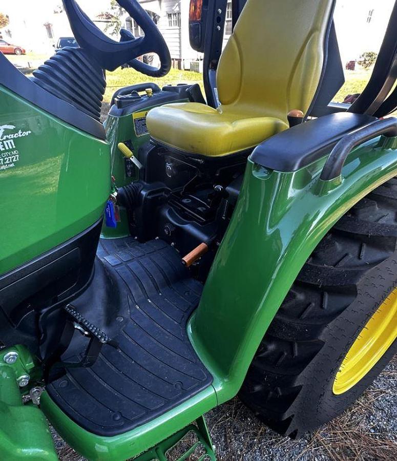 Used 2019 John Deere 3033r Tractor