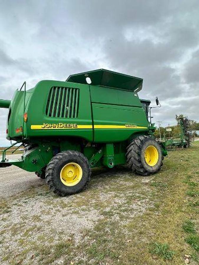 Used 2002 JOHN DEERE 9650 STS