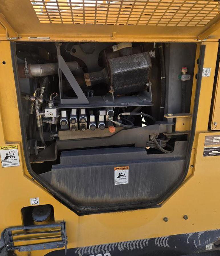 Used 2011 VOLVO MW500