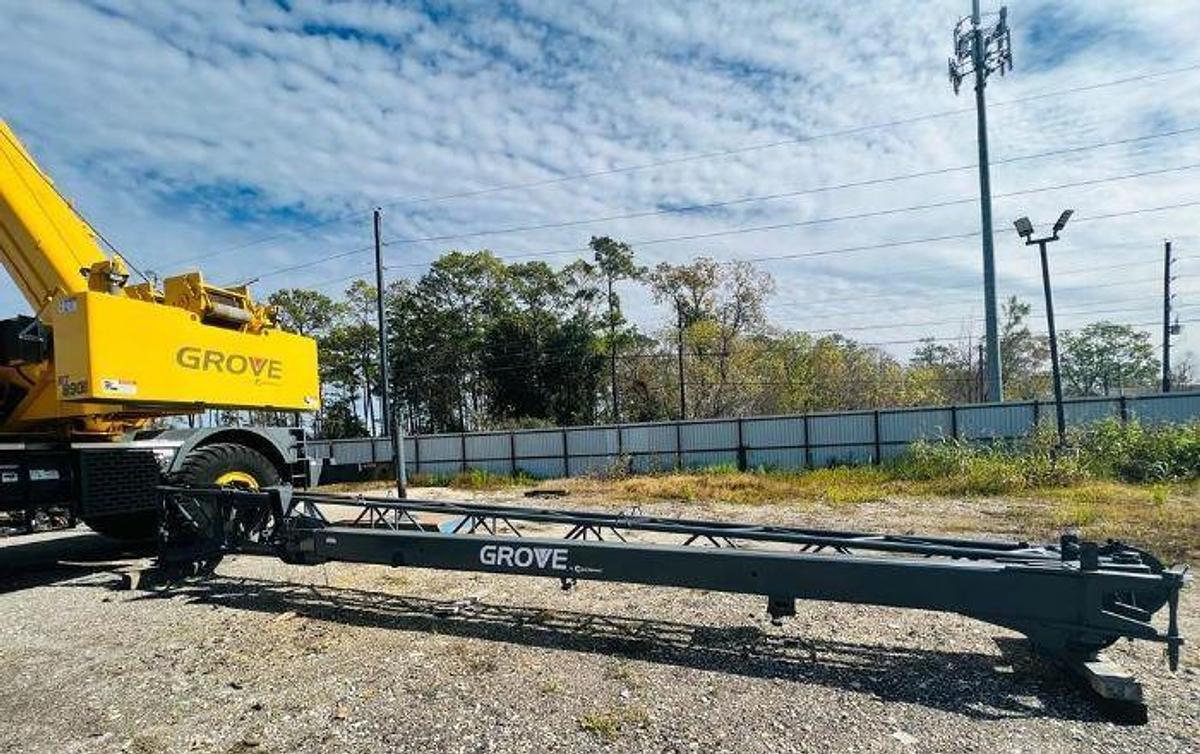 Used 2008 Grove RT890E