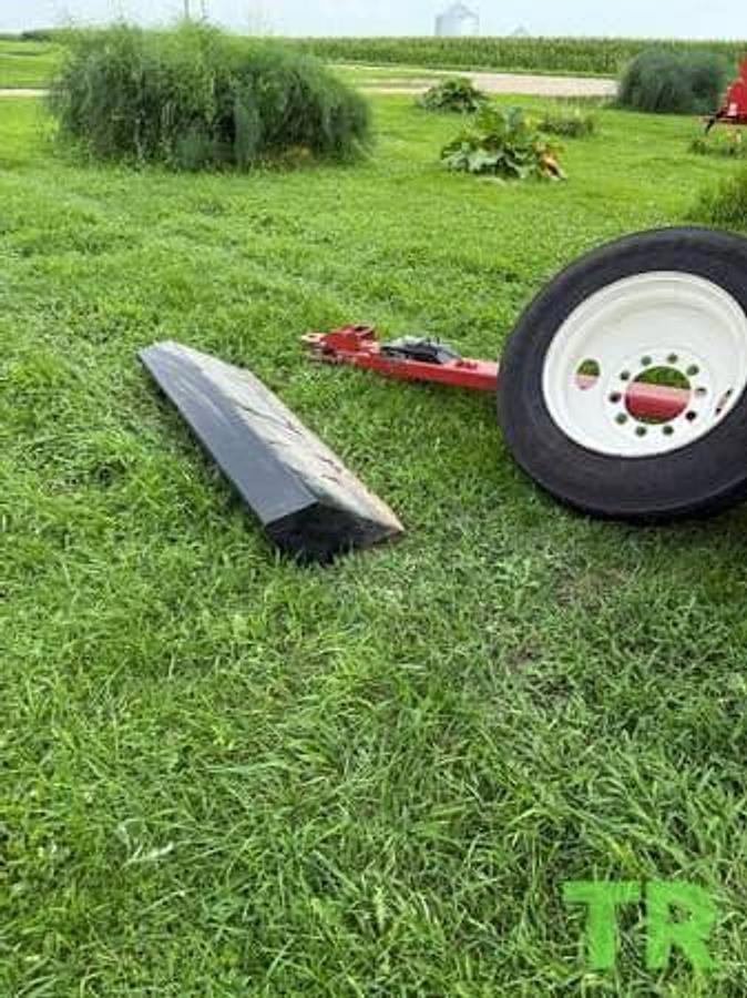 Used Brent 644 Gravity Wagon