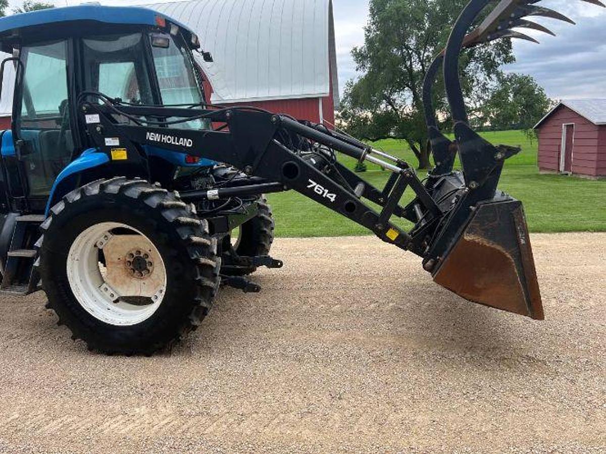 Used 1999 NEW HOLLAND TV140