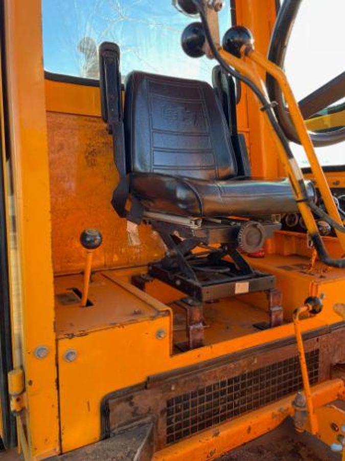 Used 2002 Leeboy 685B