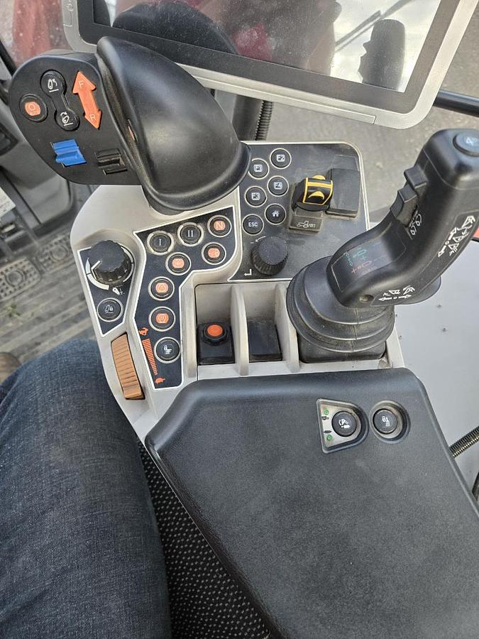 Used 2019 Kubota M7-171 Premium Tractor