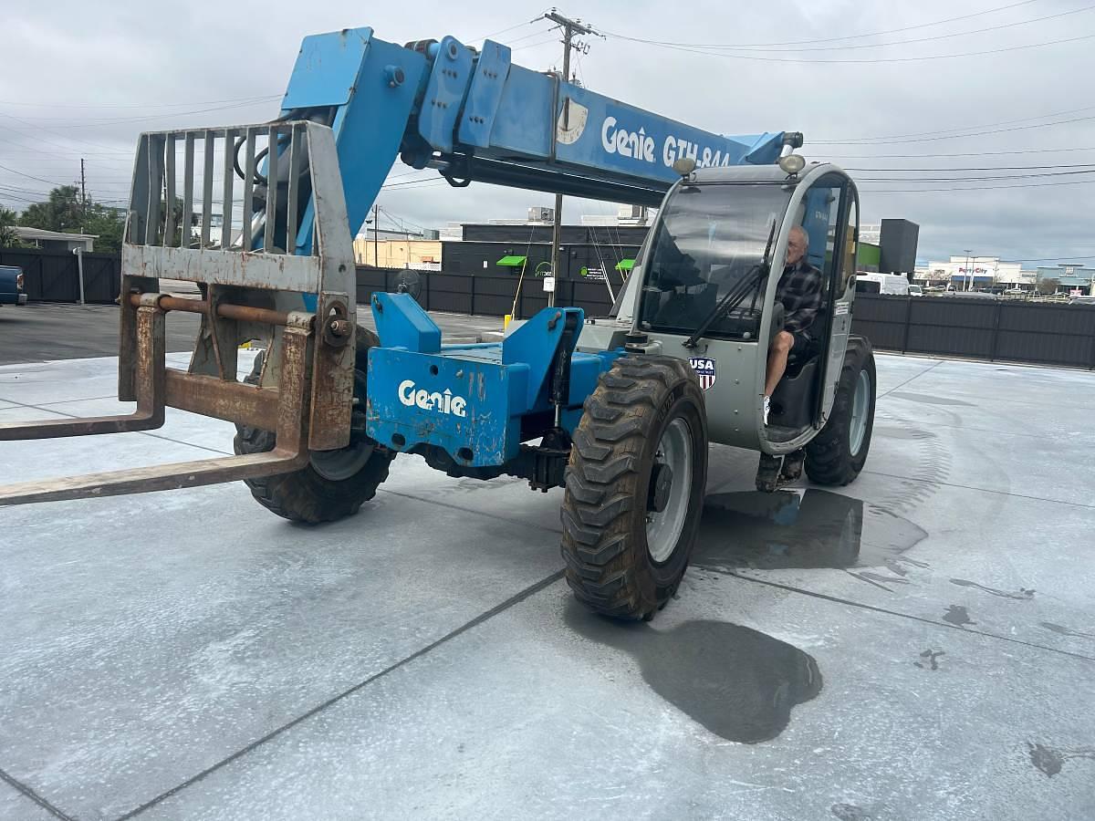 Used 2011 Genie GTH-844