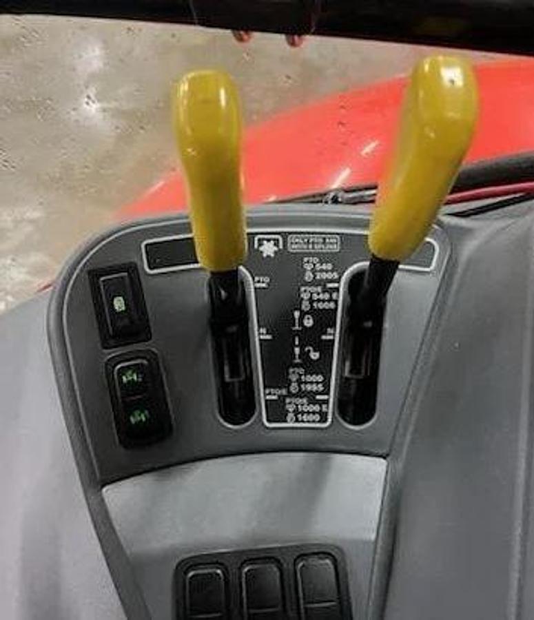 Used 2020 KUBOTA M7-152 Tractor