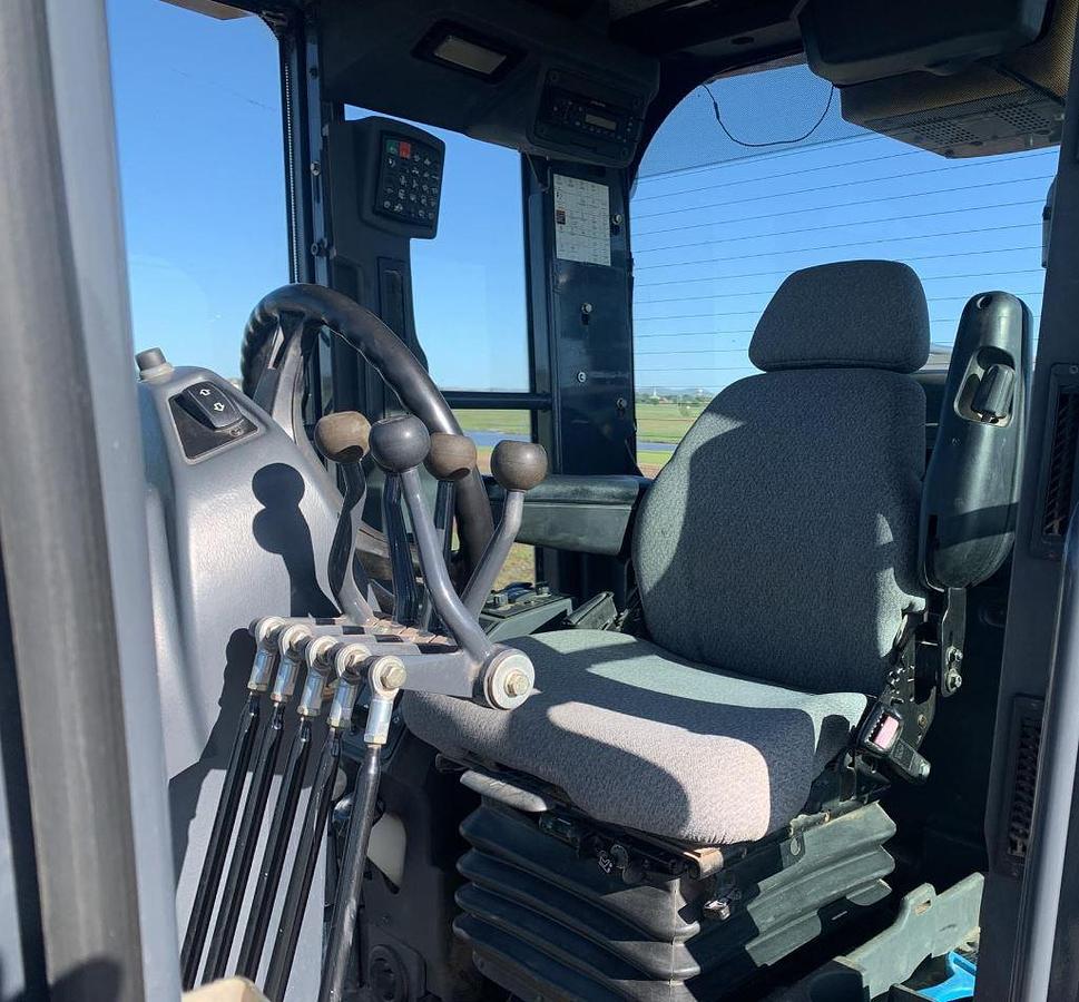 Used 2011 DEERE 672G (Remanufactured 2017)