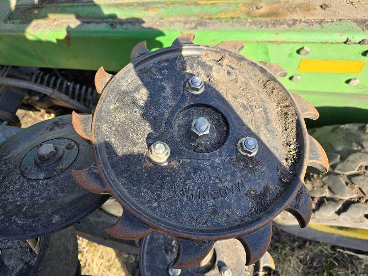 Used JOHN DEERE 1850 Air Seeder