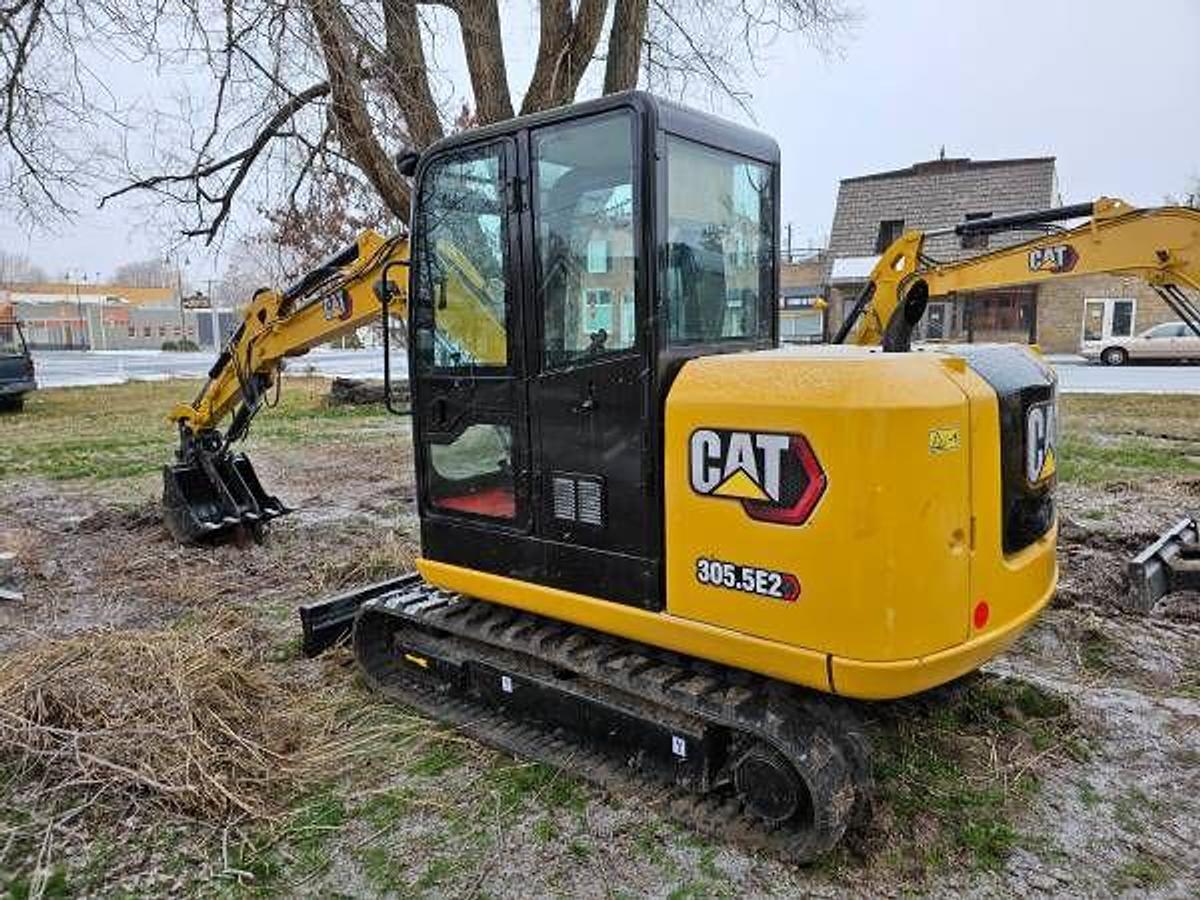 Used 2022 CAT Mini Excavator 305.5e2