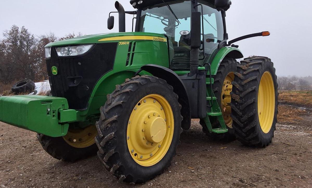 Used 2011 John Deere 7260R Tractor