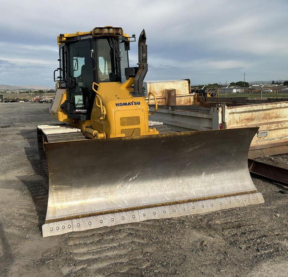 Used 2021 Komatsu D51ex-24