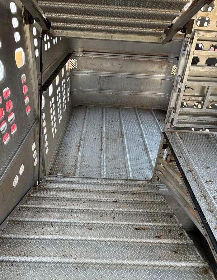 Used 2019 WILSON PSDCL-402H Livestock Trailer