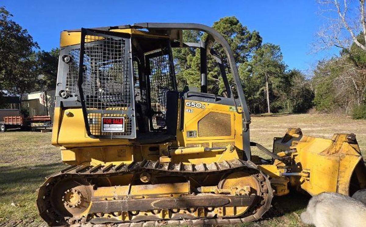 Used 2011 JOHN DEERE 650J XLT