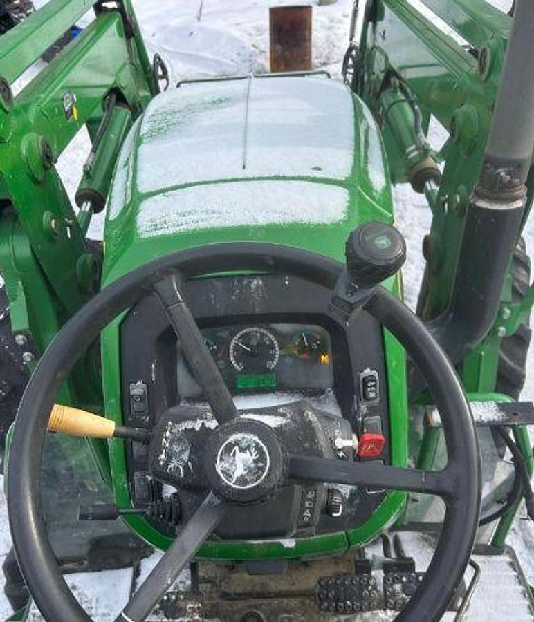 Used 2012 JOHN DEERE 5085m