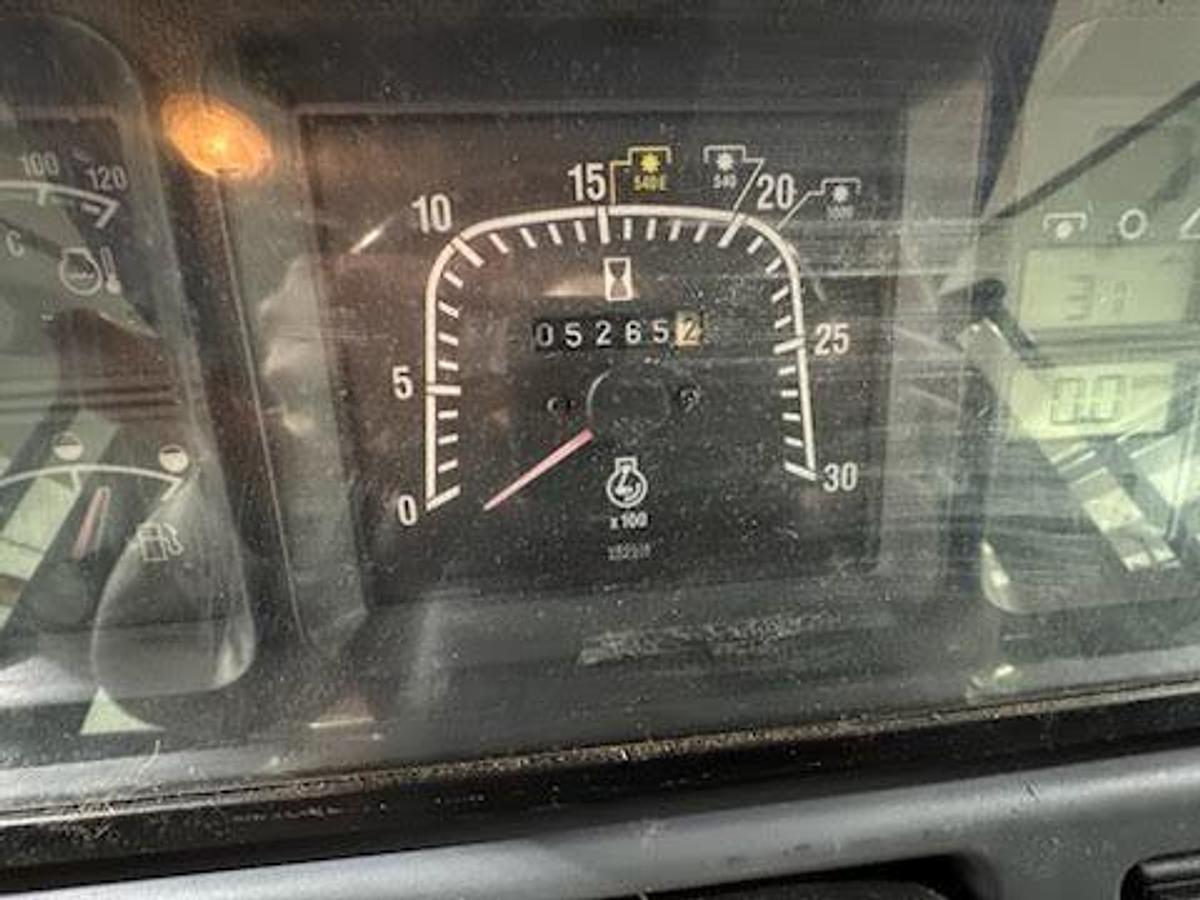 Used 2003 NEW HOLLAND TM140