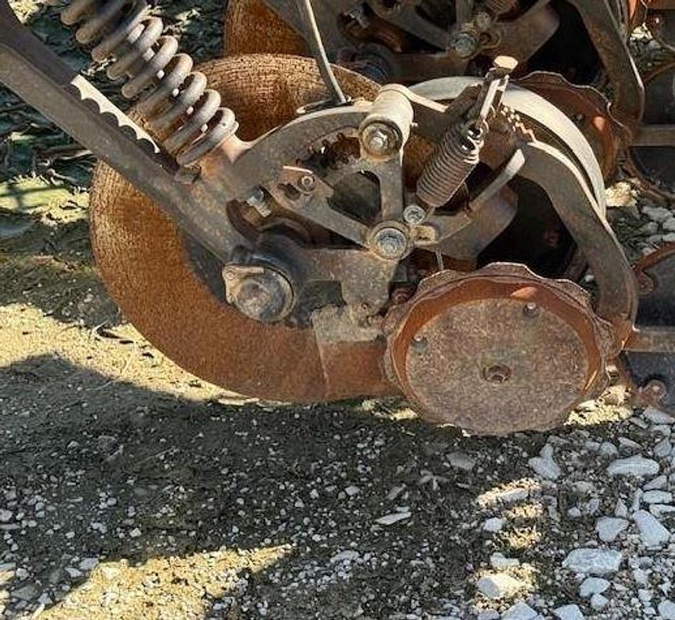 Used 2009 JOHN DEERE 2510H Fertilizer