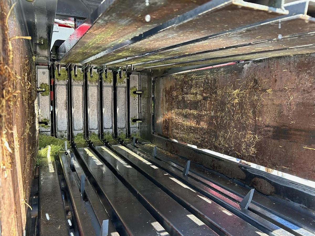 Used 2013 MASSEY FERGUSON 2170