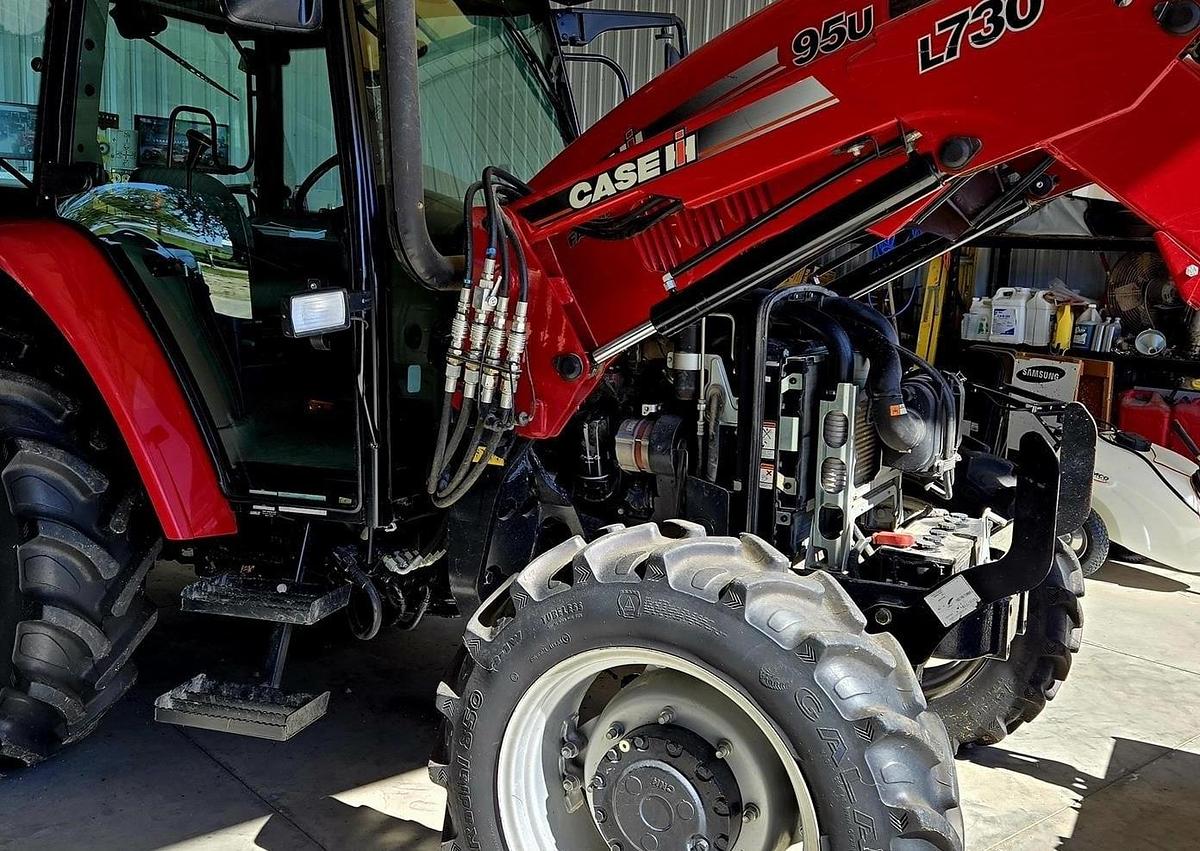 Used 2009 Case IH Farmall 95U 4WD Tractor with Loader